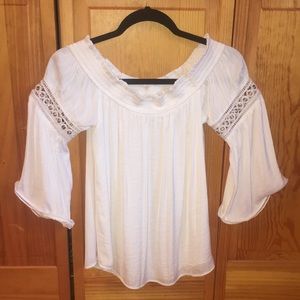 White off the shoulder flowey top